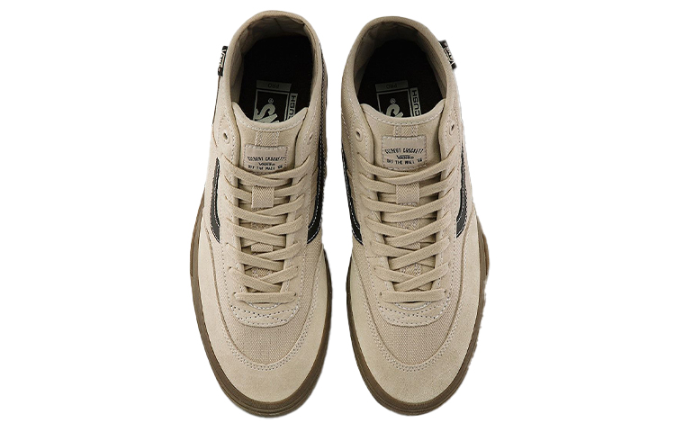 Shop Vans Crockett High Pro 浅棕色高帮滑板鞋 VN0A4UW22LH