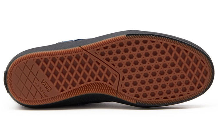 Shop Vans Crockett High VCU 高筒板鞋 男女同款 藍