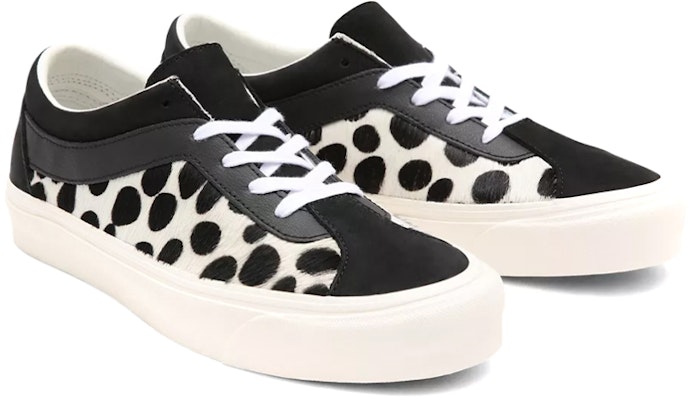 Vans 低帮斑点狗款黑白滑板鞋 VN0A5DYA9HD Lookbook Vans 低帮斑点狗款黑白滑板鞋 VN0A5DYA9HD