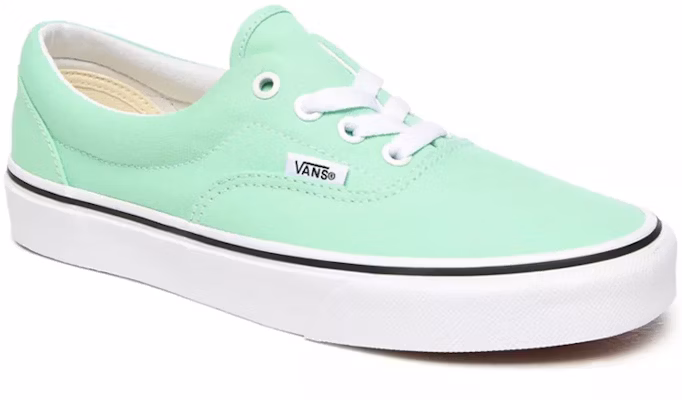 Vans Era 低筒 板鞋 男女同款 綠 Shop Vans Era 低筒 板鞋 男女同款 綠
