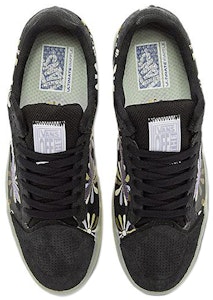 Vans Evdnt Ultimate Waffle Divine 'Motif Bunga/Hitam' VN0A5DY7B2O Shop Vans Evdnt Ultimate Waffle Divine 'Motif Bunga/Hitam' VN0A5DY7B2O