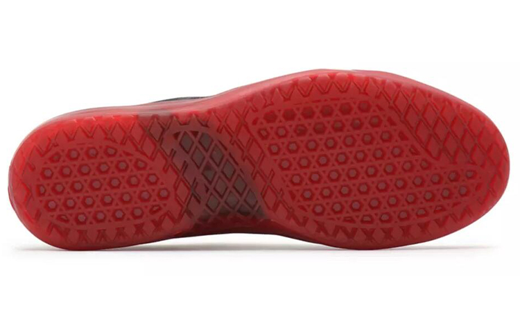 Shop Vans EVDNT Ultimatewaffle 輕便防滑 低筒休閒板鞋 黑紅