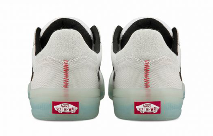 Shop Vans EVdnt UltimateWaffle レジャースニーカー (白) VN0A5DY74NP