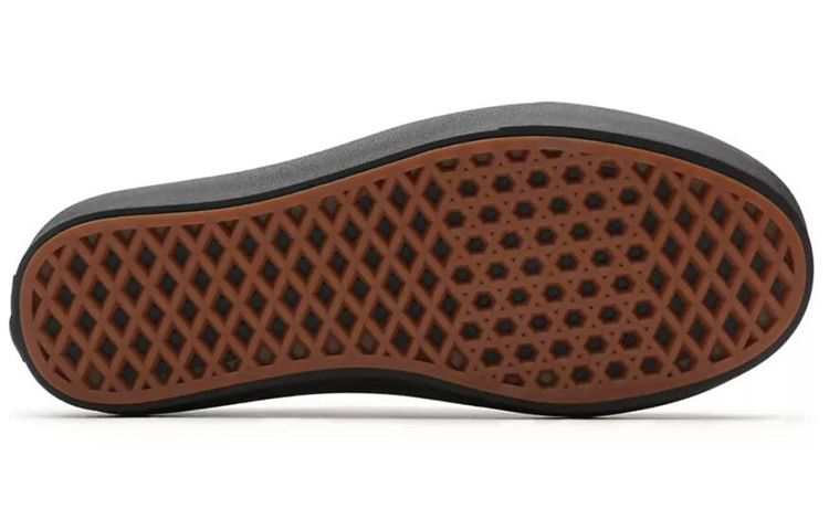 Shop Vans Fury Super Comfycush Era ''Noir Blanc'' VN0A4U1D4ZN
