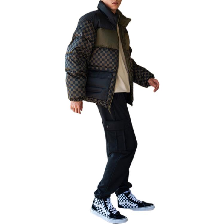 Shop Chaqueta Acolchada Unisex Vans FW22 Cuadros Verdes con Cremallera y Bolsillo VN00090SBSZ