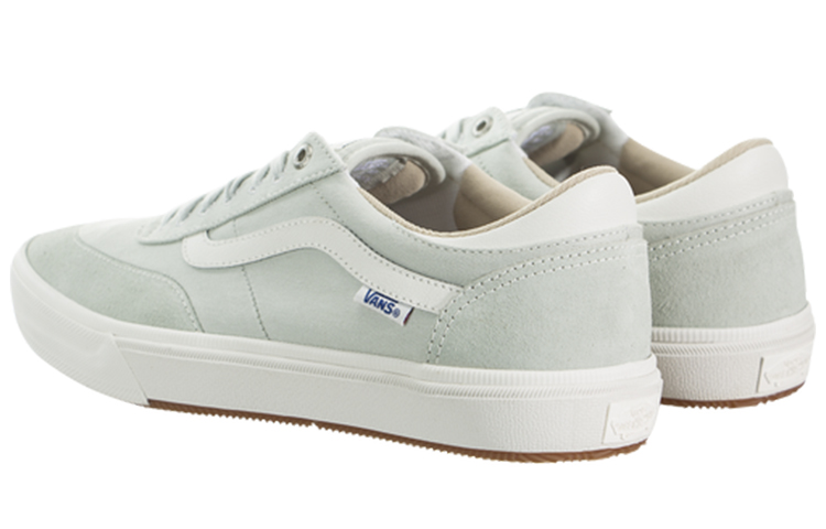 Shop Vans Gilbert Crockett 2 Pro '煙霧灰' VN0A38COUHN