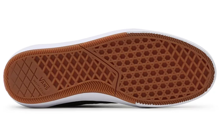 Shop Vans Gilbert Crockett ‘森林之夜’ VN0A5JIFALM
