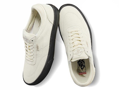 Vans Gilbert Crockett Pro 職業滑板 低幫 板鞋 男女同款 白黑 Shop Vans Gilbert Crockett Pro 職業滑板 低幫 板鞋 男女同款 白黑