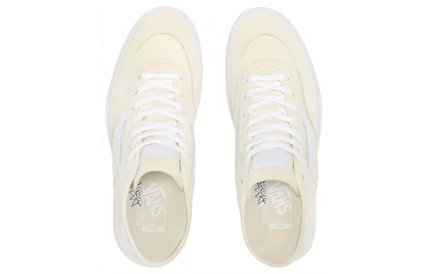 Shop Vans Gilbert Crockett Pro 復古高幫休閒板鞋 男女同款 奶油色