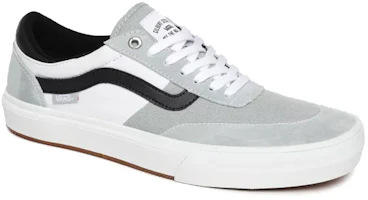 Lookbook Vans Gilbert Crockett Pro 2 'Abu Putih' VN0A38CO0QO