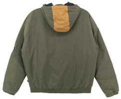 Lookbook Vans Jaket Utiliti Lengan Panjang Hijau dengan Pelbagai Poket Outdoor VN0A7YJ7KCZ