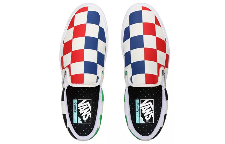 Shop Vans Half Big Checker Comfycush Slip-On 輕便舒適 低筒滑板鞋 紅藍棋盤格