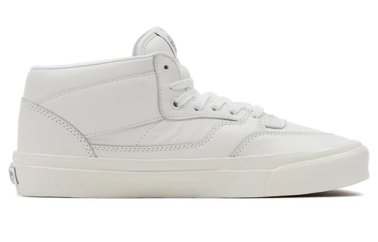 Order Vans Half Cab 33 DX ''Anaheim Factory - Vintage Wit'' VN0A5KX68FJ