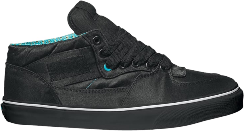 vans-half-cab-black-vn-0-dz-33-eq