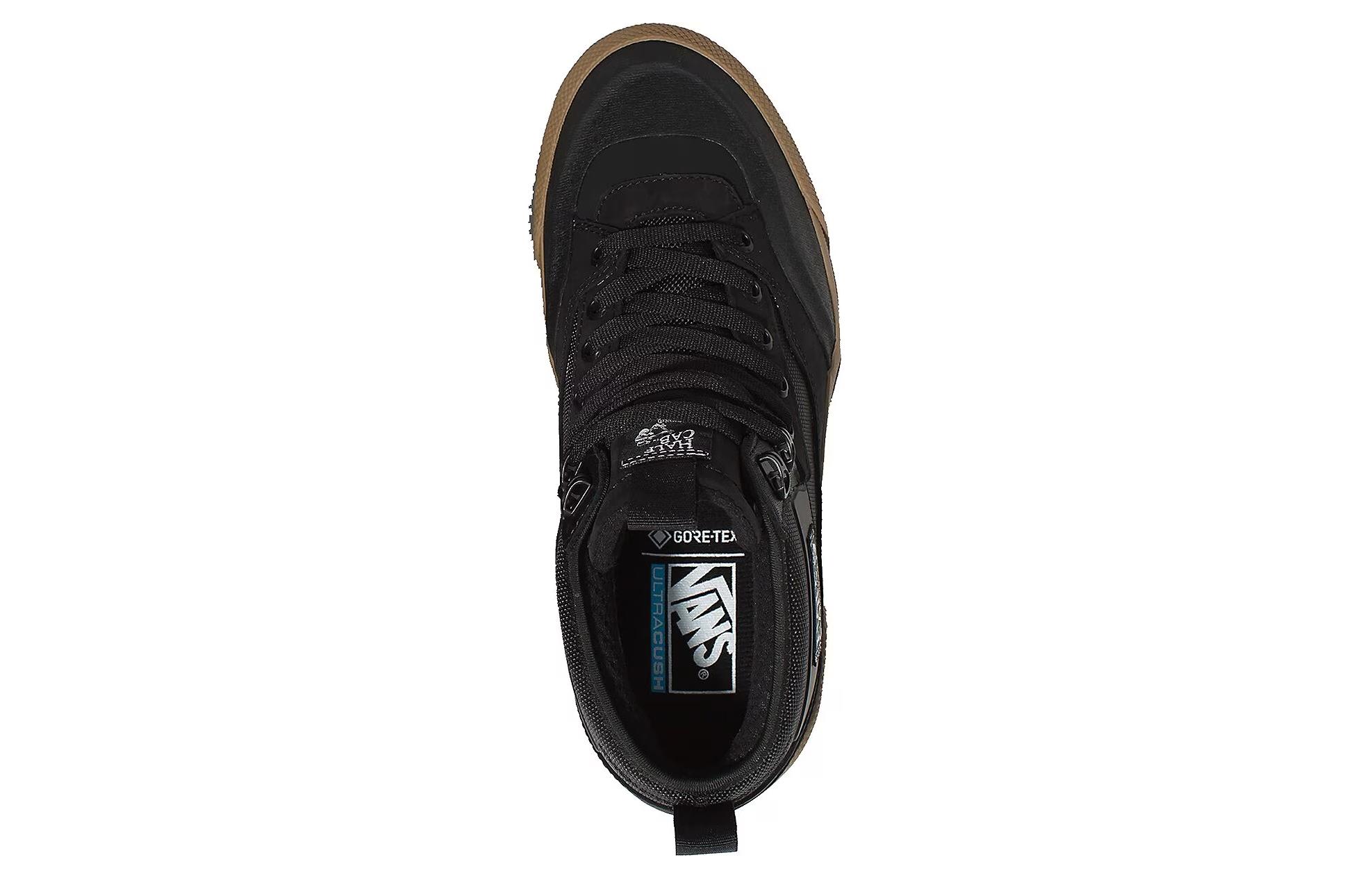 Shop Vans Half Cab 舒適百搭 透氣 耐磨防滑 中筒 滑板鞋 男女同款 黑白