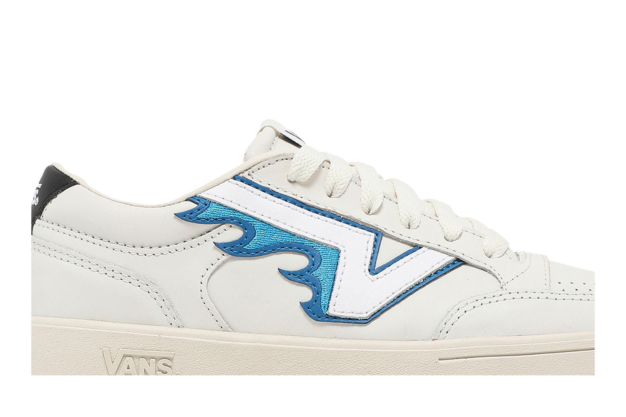 Order Vans Lowland Comfycush ''Flame - Turtledove Blau'' VN0A54MH2SB