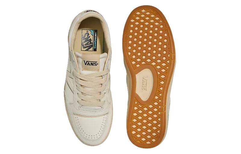 Shop Vans Lowland ComfyCush JMP R ''Wit'' VN0007P2CD3