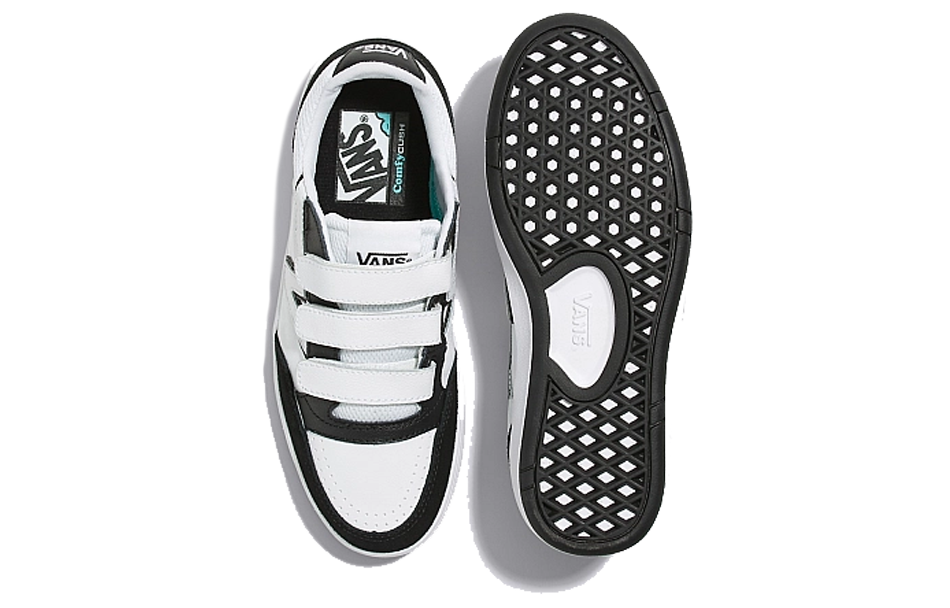 Shop Vans Lowland ComfyCush V 'Negro Blanco Verdadero' VN000CTH6BT