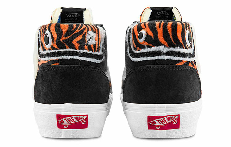 Purchase Vans Mid Skool Vlt Lx 中筒 滑板鞋 男女皆宜 黑白