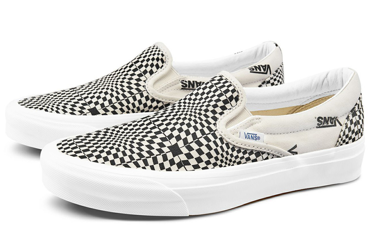 Order Vans クラシックスリッポン LX "オプティカルチェッカーボード" VN0A45JK1Z3