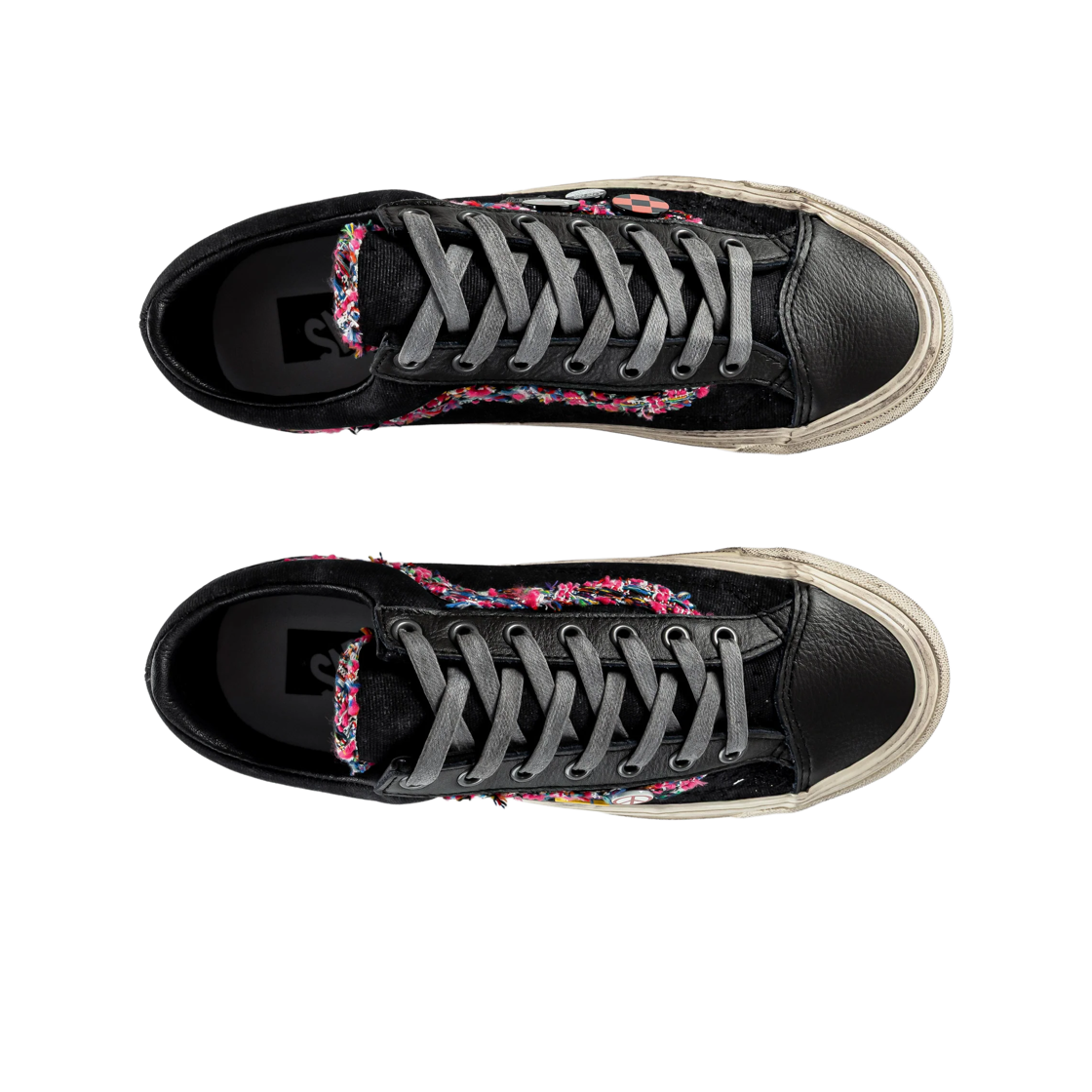 Order Vans Old Skool 36 Souvenir ''Hitam Putih'' VN000E8VEMV