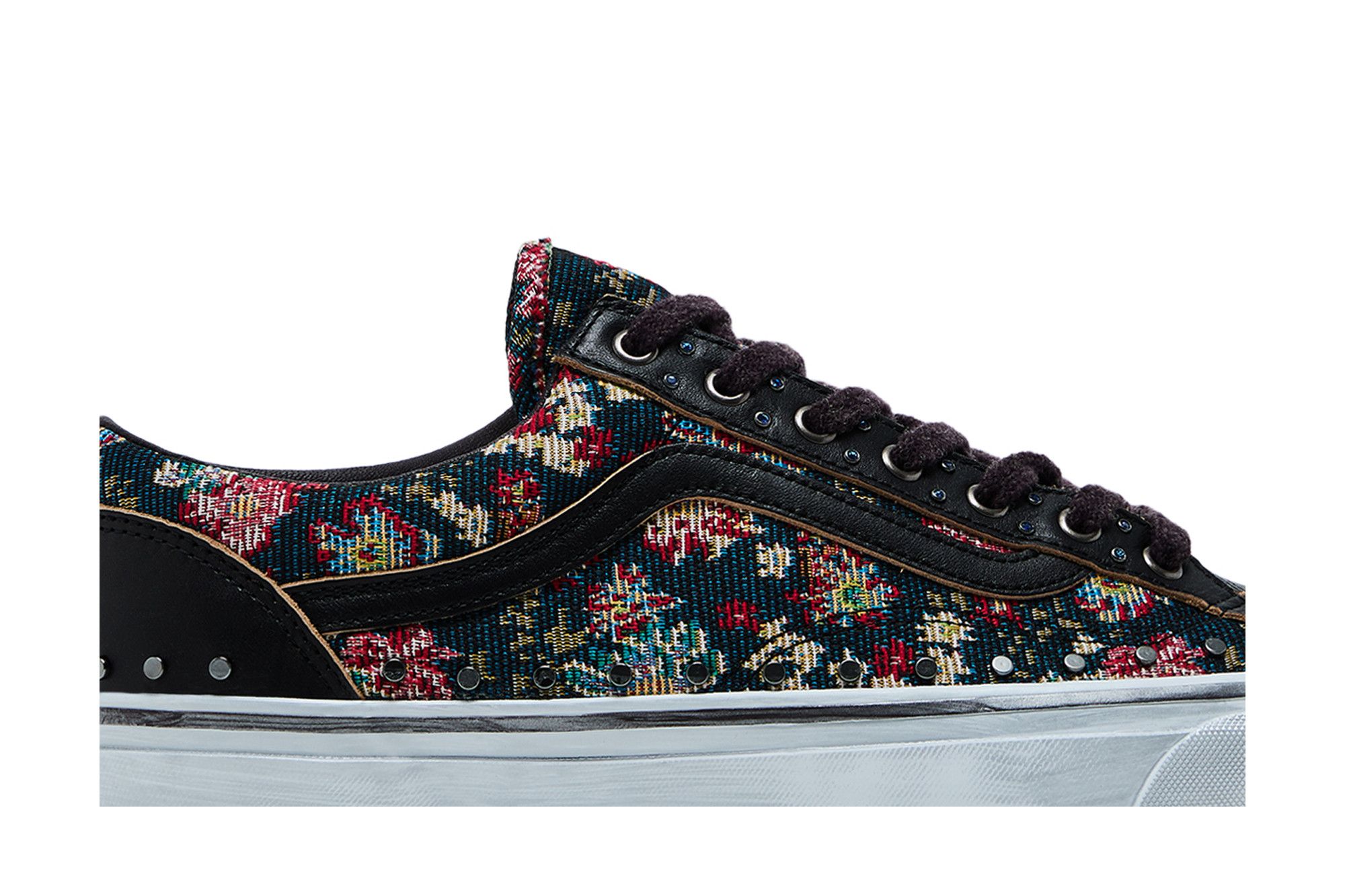 Lookbook Vans OTW Old Skool 36 Vibram Floral Rivets Negro VN000D2GBLA