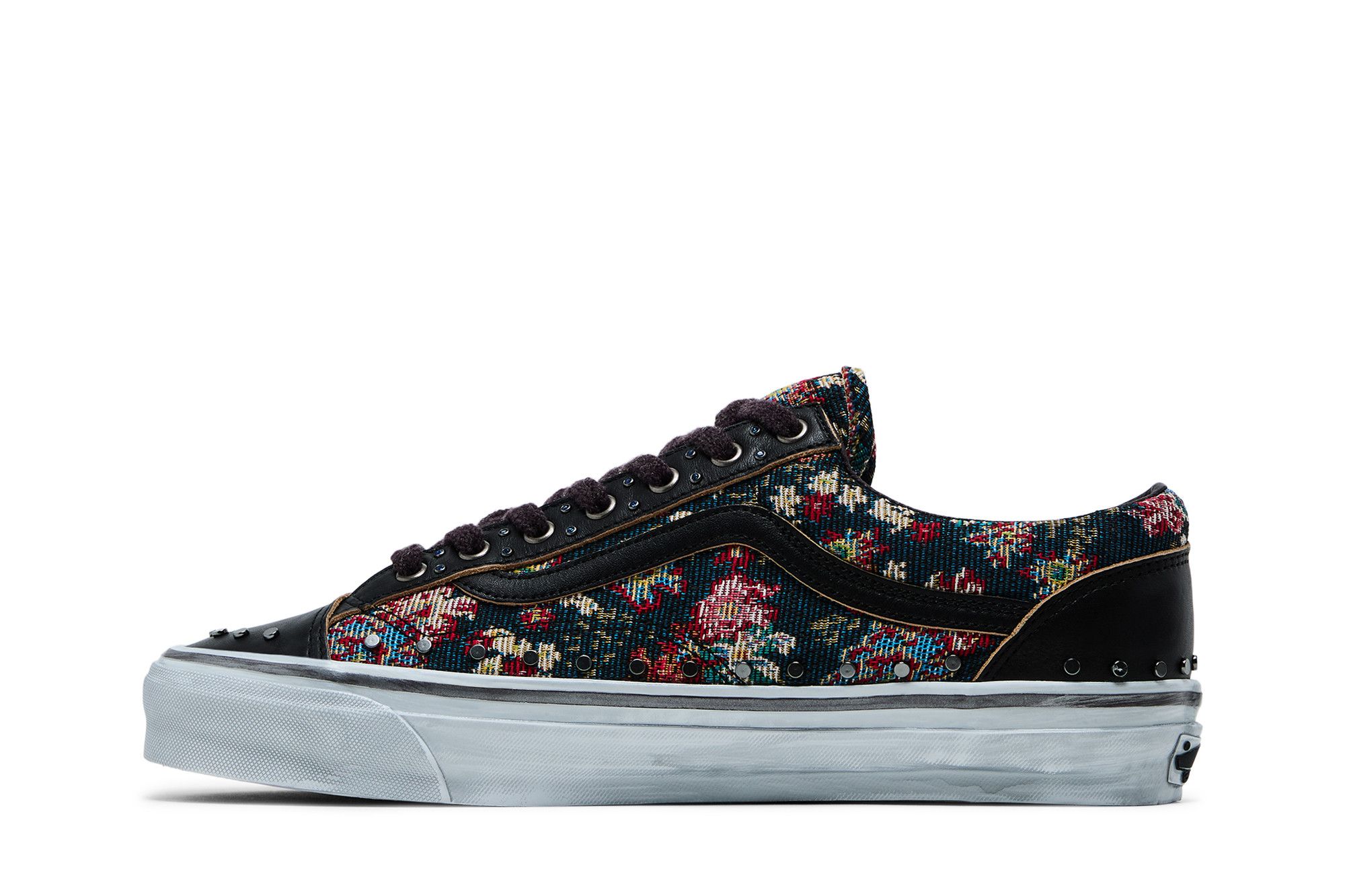 Shop Vans OTW Old Skool 36 Vibram Floral Rivets Negro VN000D2GBLA