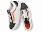 Shop Vans Old Skool 休閒 低筒 滑板鞋 男女同款 黑白