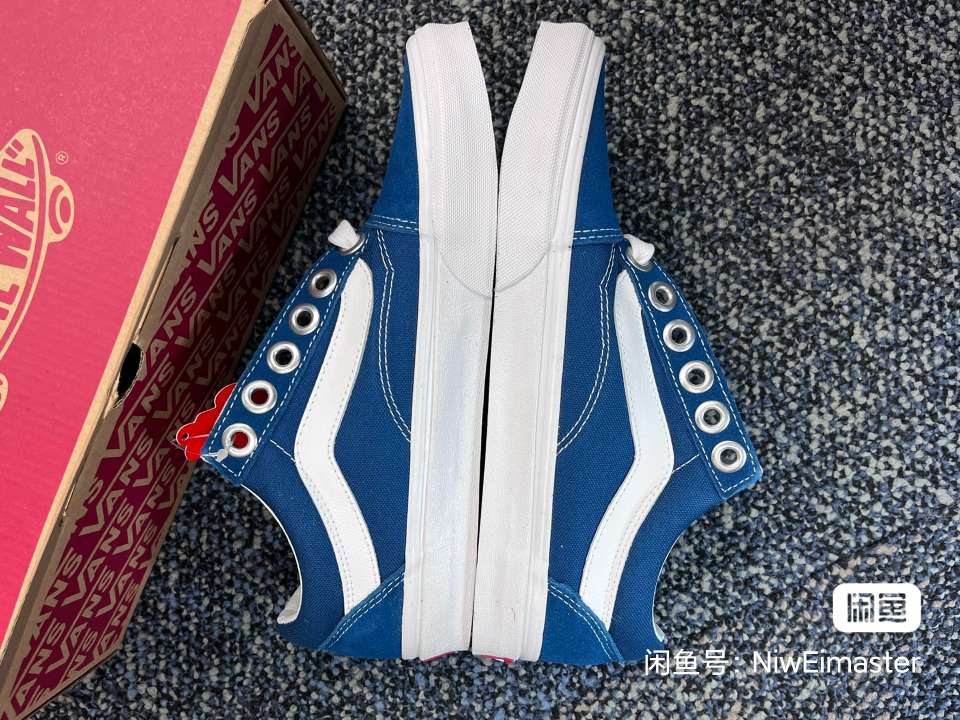 Buy バンズ オールドスクール ローカット ブルー (Banzū Ōrudosukūru Rōkatto Burū) VN0A3WLYVS1