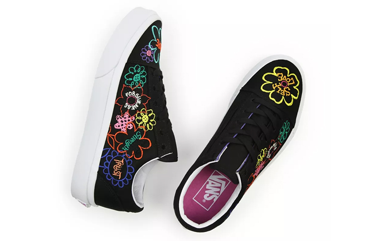 Shop Vans Old Skool 'Cultivate Care' Kasut Lelaki Perempuan VN0A5KRF8BC