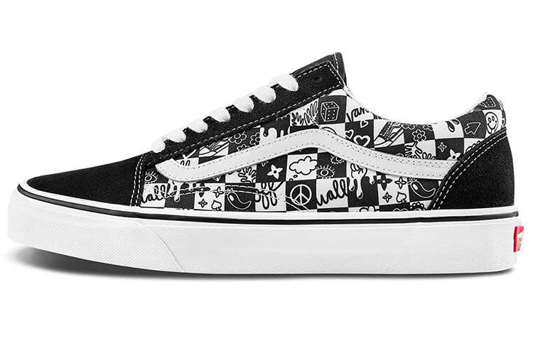 Buy Vans Old Skool 'Doodle Checkerboard' dalam corak papan dam. VN0A7Q2J6U6
