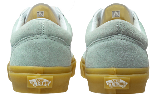 Shop Vans Old Skool“双色浅色胶底” VN0A38G1QK8