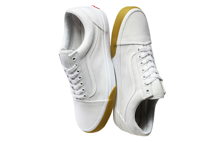 Shop Vans Old Skool 'Gum Bumper - Blanco Puro' VN0A38G1Q8R