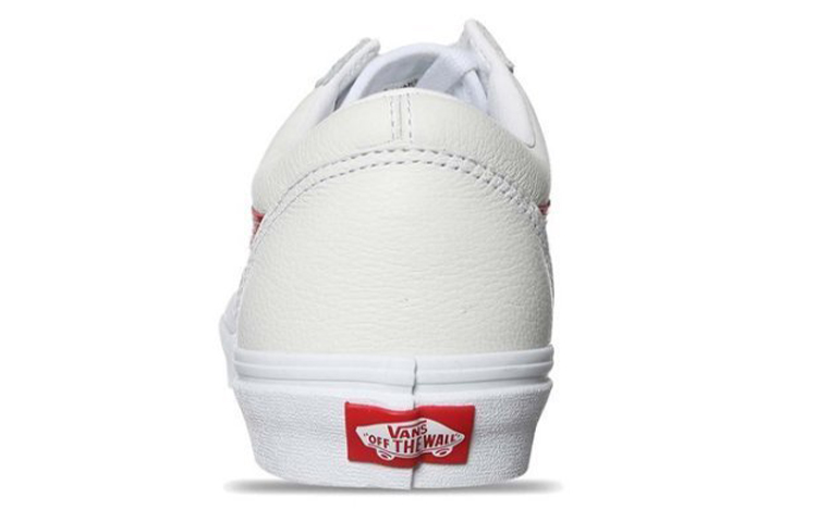 Shop ヴァンズ オールドスクール レザーポップ (白) VN0A5AO92HL