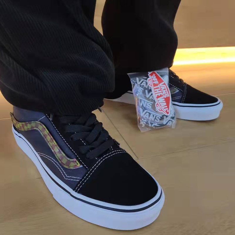 Details for Vans Old Skool 'Franja Lateral Lenticular' VN0A5KRF93W