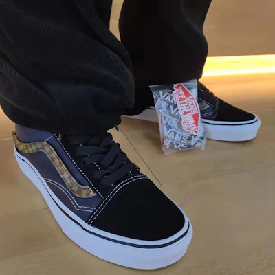 Vans Old Skool 'Franja Lateral Lenticular' VN0A5KRF93W Details for Vans Old Skool 'Franja Lateral Lenticular' VN0A5KRF93W