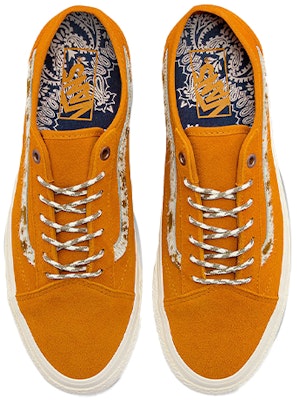 Vans Old Skool 'Jingga' VN0A54F4A48 Lookbook Vans Old Skool 'Jingga' VN0A54F4A48