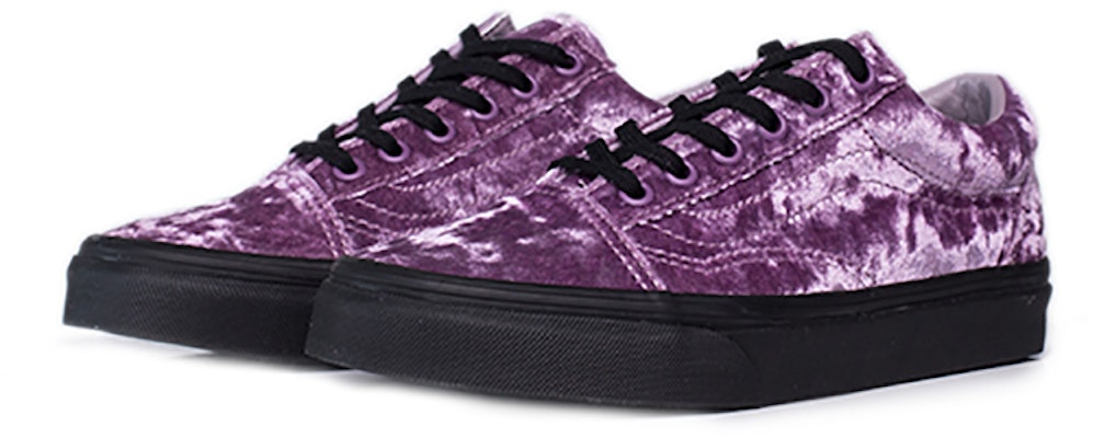 Vans Old Skool 'Ungu Merah Velvet' VN0A38G1QQS-YC Lookbook Vans Old Skool 'Ungu Merah Velvet' VN0A38G1QQS-YC