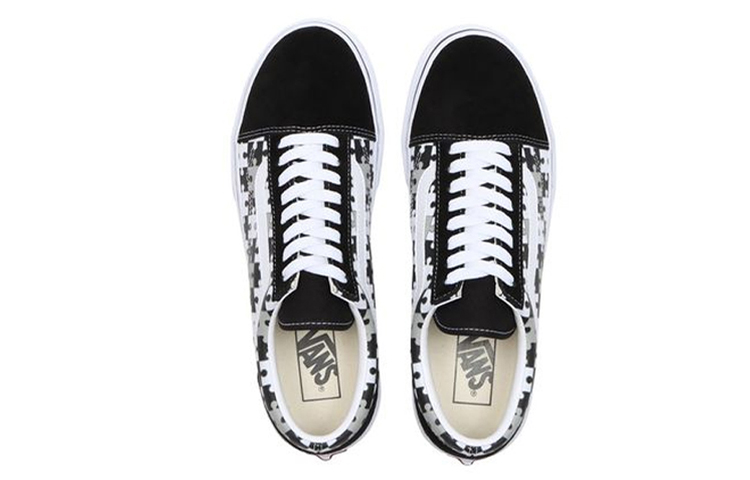 Order Vans Old Skool 'Puzzle Hitam Putih' 617638-0001