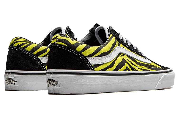 Shop Vans Old Skool '斑马' VN0A38G1R1R