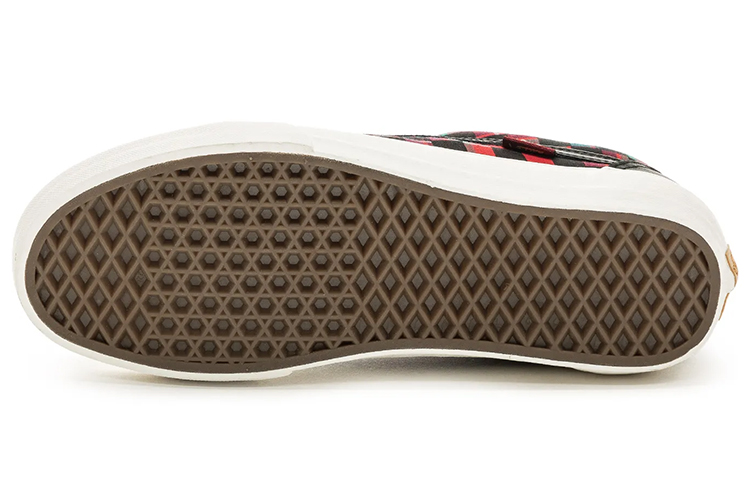 Shop Vans 经典款 Baracuta 联名款 VN0A4BVF22B1