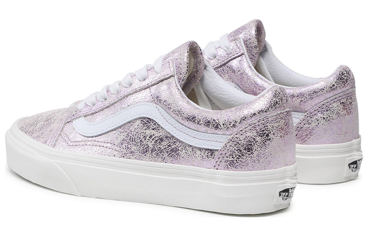Shop Vans Old Skool经典低帮粉色休闲滑板鞋 VN0A3WKT9X9