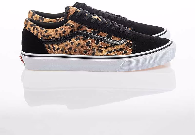 vans-old-skool-classic-skate-shoes-v221305021