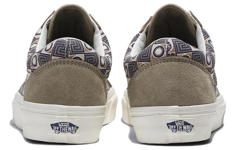 Shop Vans Old Skool Geo Trek '橄榄白' 男子运动鞋 VN0007NTOLV