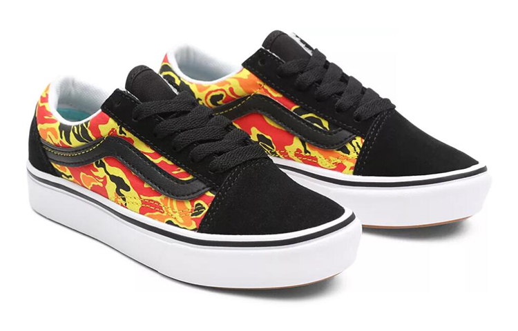 Lookbook Vans Old Skool K Cetak Hitam/Oranye VN0A4UHA31O