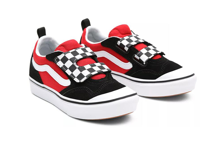 Lookbook Vans Old Skool K Schoenen Rood/Zwart VN0A4U1P35U
