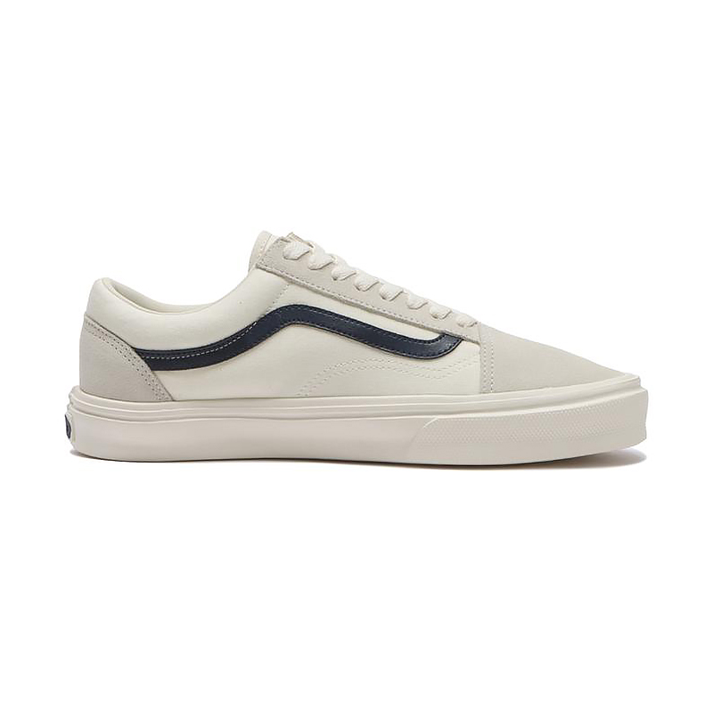 Shop Vans Old Skool Lite 經典輕量休閒鞋 V261305006