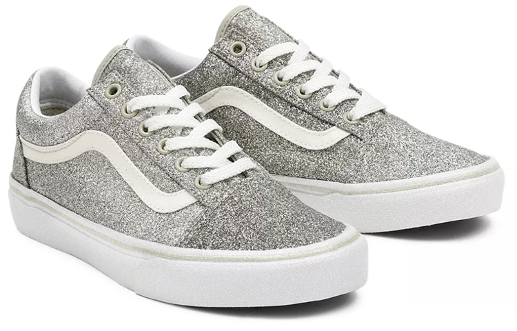 Lookbook ヴァンズ オールドスクール ローカット (シルバー/グレー) VN0A5JMIB5M