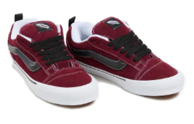 Lookbook Vans Old Skool Low 'Hitam Merah' VN0009QC02Y
