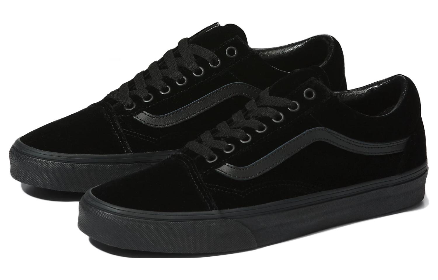 Lookbook Kasut Vans Old Skool Rendah 'Hitam' VN0A7Q2JD5E